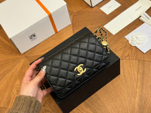 Load image into Gallery viewer, Medieval Fashion Fortune Bag