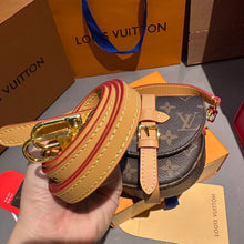 Load image into Gallery viewer, Medieval Shield Saddle Bag