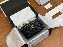 Load image into Gallery viewer, Stylish Portable Cosmetic Bag