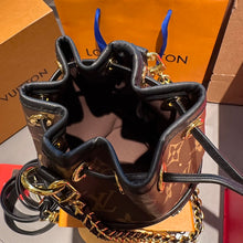 Load image into Gallery viewer, Old Flower Fortune Bucket Bag