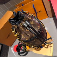 Load image into Gallery viewer, Old Flower Fortune Bucket Bag