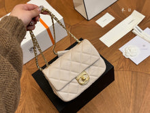 Load image into Gallery viewer, Classic Square Box Crossbody Bag