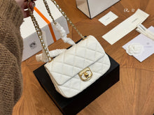 Load image into Gallery viewer, Classic Square Box Crossbody Bag